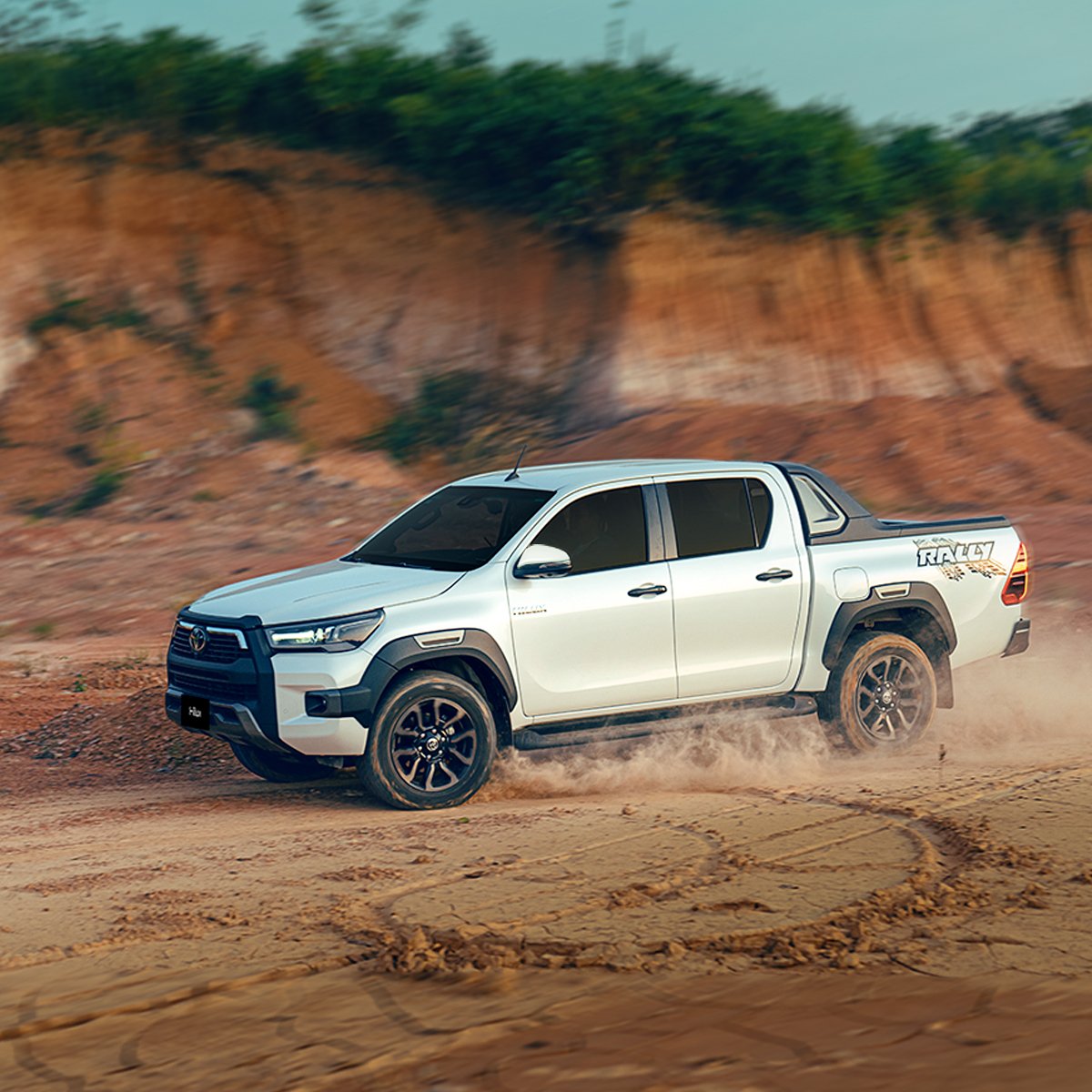 Toyota Hilux - Image 3
