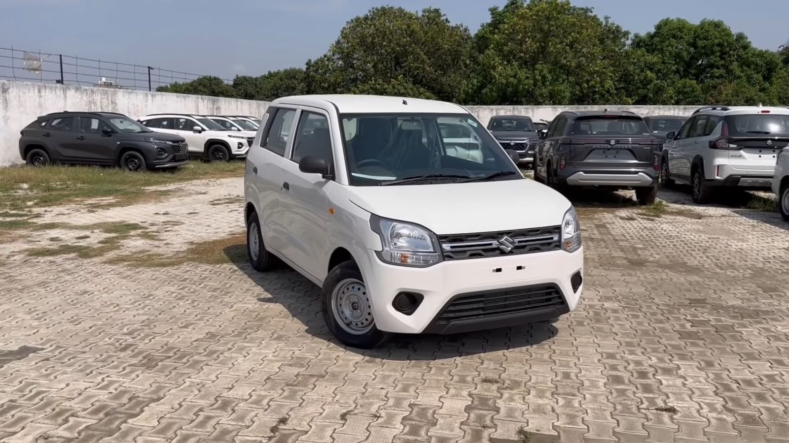 Wagon R - Image 2